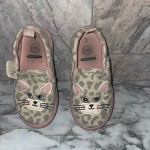 Toddlers used size 7 wonder nation kitty shoes